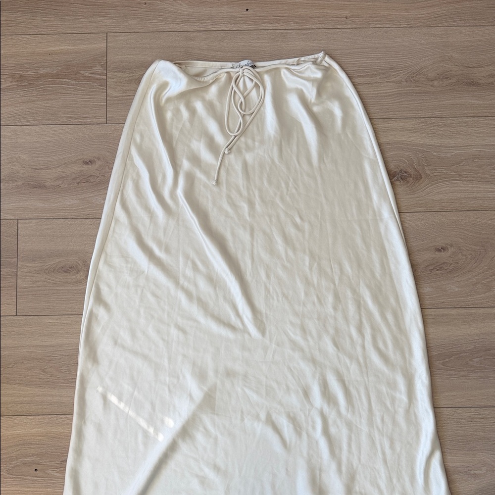 L’academie Elegant Cream Women's Skirt